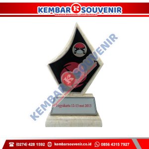 Contoh Piala Dari Akrilik Pemerintah Kabupaten Rembang