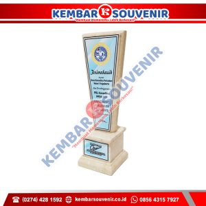Piala Akrilik Murah Universitas Ratu Samban