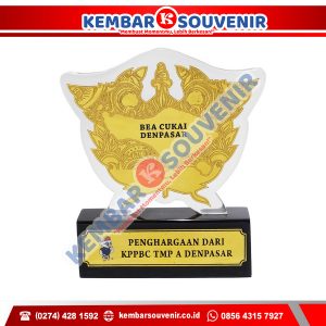 Contoh Piala Dari Akrilik Kabupaten Majene