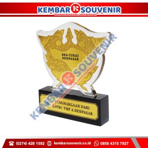 Piala Dari Akrilik Intanwijaya Internasional Tbk