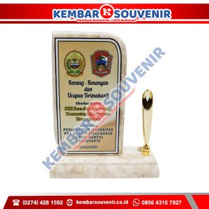 Souvenir Acrylic DPRD Kabupaten Dogiyai
