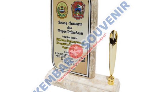 Piala Akrilik Murah Provinsi Jawa Tengah