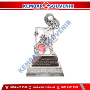 Contoh Trophy Akrilik Elegan Harga Murah