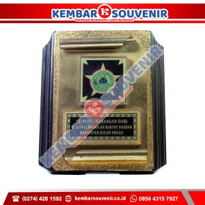 Souvenir Wayang Perak GOLDEN EAGLE ENERGY Tbk