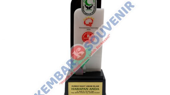 Contoh Piala Dari Akrilik PT Angkasa Pura II (Persero)